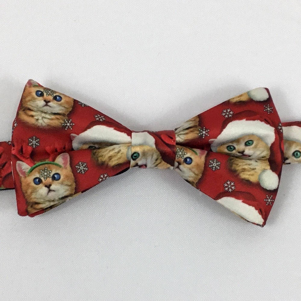 Christmas Kittens Pre-toed Bow Tie